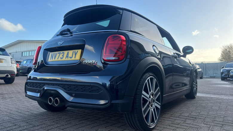 MINI Hatchback 2.0 Cooper S Exclusive Premium Plus 3dr Auto Petrol Hatchback